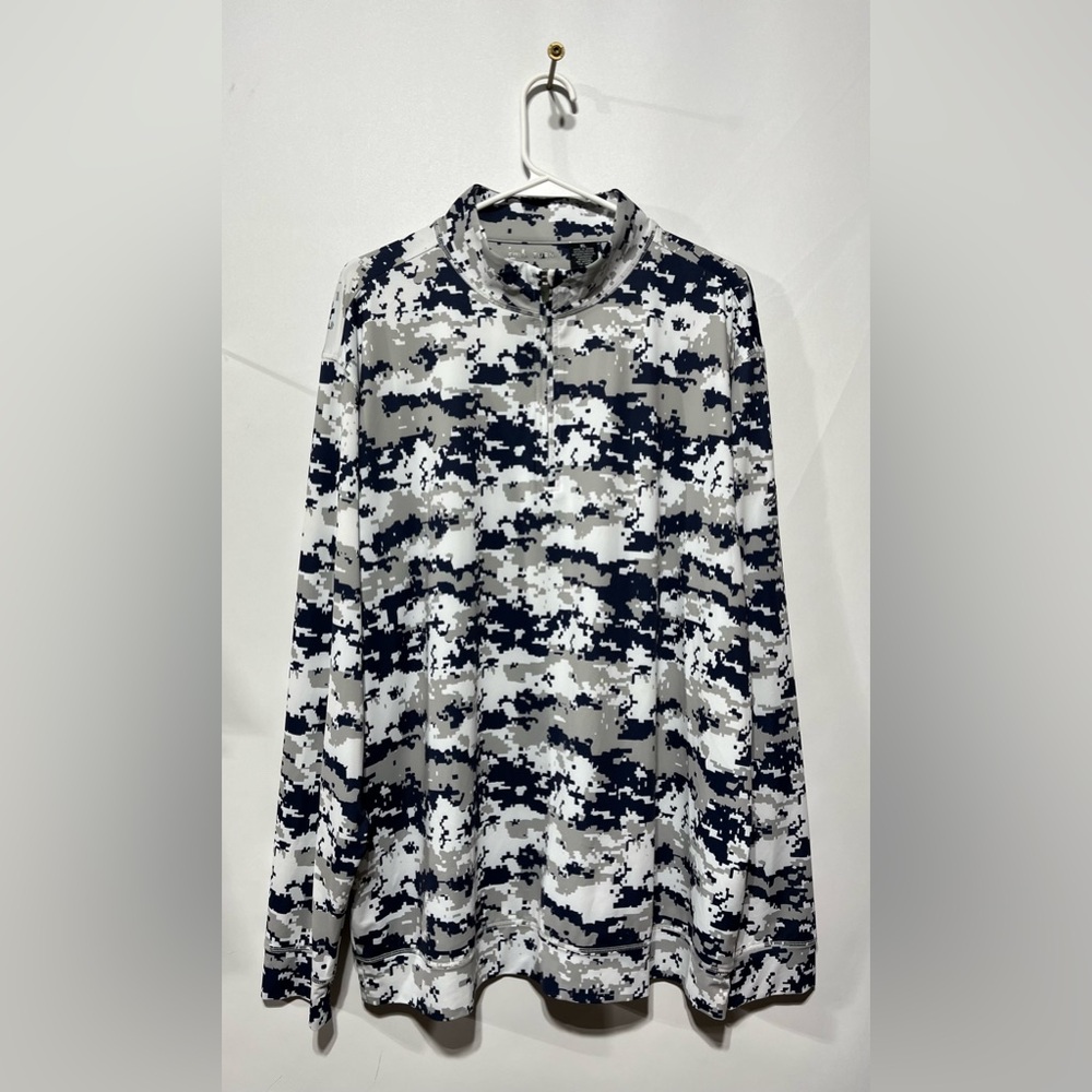 FULL TURN Men’s Camouflage Quarter Zip Size XL